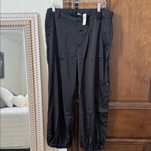 Old Navy Women’s Black Satin Pants